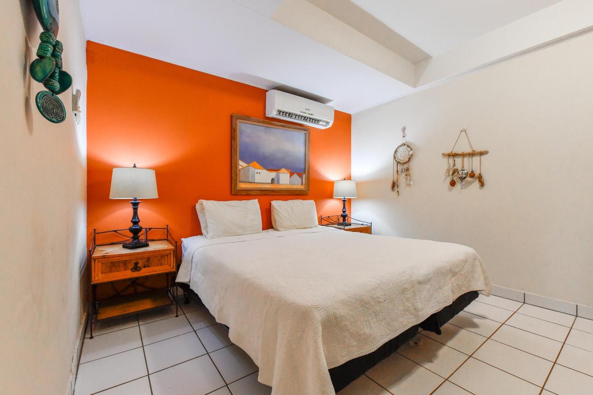 Brisas Studio Apartments (Adults Only) 팜비치 외부 사진